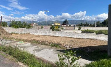 Venta de terreno 600 m² doble frente – La Merced, Valle de los Chillos