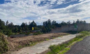Venta de terreno 600 m² doble frente – La Merced, Valle de los Chillos