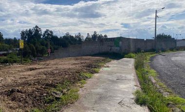 Venta de terreno 600 m² doble frente – La Merced, Valle de los Chillos