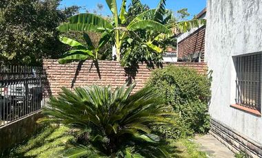 inversión!!! lote de 500 M2 aprox con casa a refaccionar zona céntrica