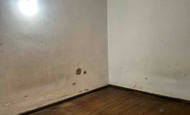 inversión!!! lote de 500 M2 aprox con casa a refaccionar zona céntrica