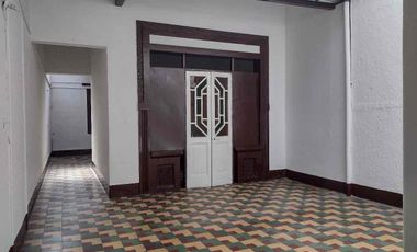 ARRIENDO casa nivel 1, Manrique Medellín $2.625.000 usó vivienda y $3.300.000 usó comercial