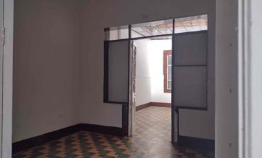 ARRIENDO casa nivel 1, Manrique Medellín $2.625.000 usó vivienda y $3.300.000 usó comercial