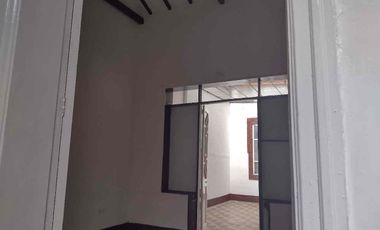 ARRIENDO casa nivel 1, Manrique Medellín $2.625.000 usó vivienda y $3.300.000 usó comercial