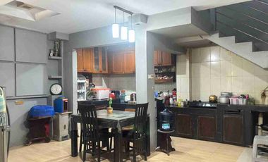 Dijual rumah 2 lantai di Golden city bekasi utara