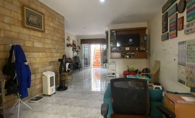 MAU PINDAH !! Rumah Siap Huni BSK Jakasampurna Bekasi, View Taman, Dekat Kemana-Mana