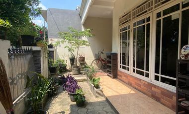 MAU PINDAH !! Rumah Siap Huni BSK Jakasampurna Bekasi, View Taman, Dekat Kemana-Mana