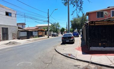 CASA EN VENTA EN LAS PETUNIAS 597, BLANCO ENCALADA CON AVENIDA SAN MARTIN QUILICURA