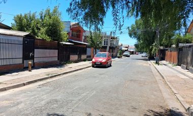 CASA EN VENTA EN LAS PETUNIAS 597, BLANCO ENCALADA CON AVENIDA SAN MARTIN QUILICURA