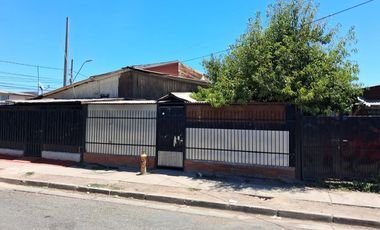 CASA EN VENTA EN LAS PETUNIAS 597, BLANCO ENCALADA CON AVENIDA SAN MARTIN QUILICURA