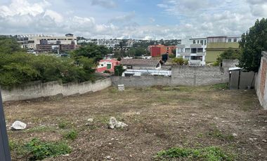TERRENO DE VENTA PARA PROYECTO EN LA PRIMAVERA CUMBAYÁ!!