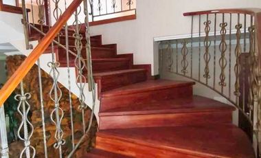 Casa en renta ideal para instituciones o vivienda diagonal al Supermaxi Challuabamba Cuenca.