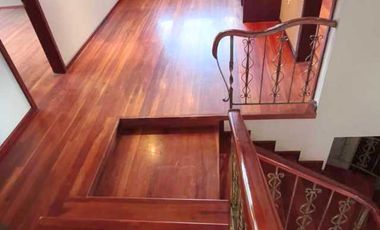 Casa en renta ideal para instituciones o vivienda diagonal al Supermaxi Challuabamba Cuenca.