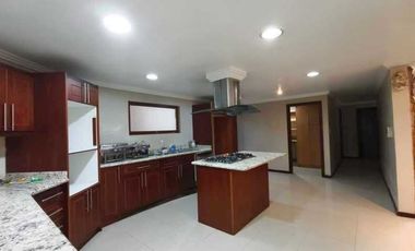 Casa en renta ideal para instituciones o vivienda diagonal al Supermaxi Challuabamba Cuenca.