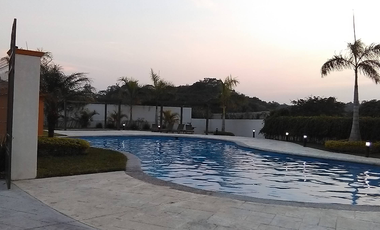 CASA EN VENTA EN POZA RICA – Privacidad y Seguridad: Un Espacio Protegido para su Familia en la Zona de Las Fincas. Recuperación Bancaria