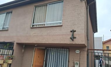 ARRIENDO CASA EN LAGO BLANCO 16381, SAN BERNARDO, CASA de 2 pisos, 3 dormitorios, cercana a Metro Hospital el Pino.