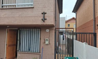 ARRIENDO CASA EN LAGO BLANCO 16381, SAN BERNARDO, CASA de 2 pisos, 3 dormitorios, cercana a Metro Hospital el Pino.