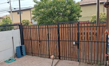 ARRIENDO CASA EN LAGO BLANCO 16381, SAN BERNARDO, CASA de 2 pisos, 3 dormitorios, cercana a Metro Hospital el Pino.