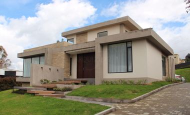 MODERNA Y EXCLUSIVA CASA PARA LA VENTA EN SOPÓ, CONJUNTO CAMPESTRE YERBABONITO