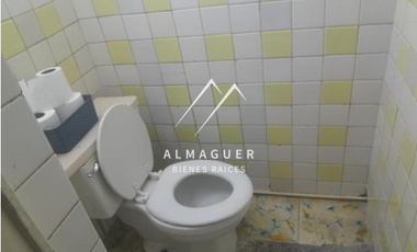 Inmueble en esquina con uso de suelo comercial, frente a Trásito del Municipio de Guadalupe.