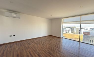 Penthouse en renta en Lomas de Angelópolis II, Zona Azul