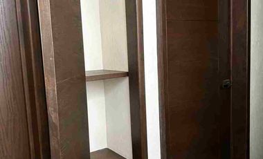 Casa Amueblada en Renta a un costado de Centro Sur acceso a Periférico en media cuadra