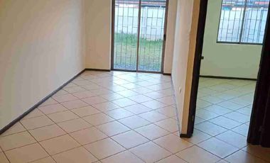 Casa impecable en Bicentenario