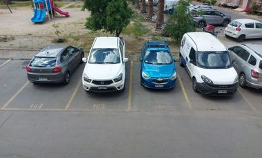 Departamento en condominio Alto de la Campiña II. Alcalde Juan Larenas / Pedro Riveros Quilicura