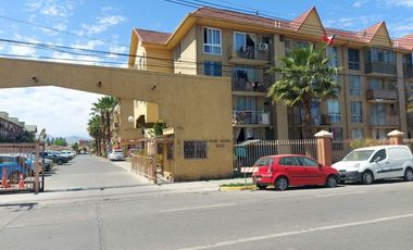 Departamento en condominio Alto de la Campiña II. Alcalde Juan Larenas / Pedro Riveros Quilicura