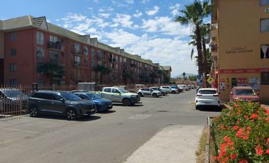 Departamento en condominio Alto de la Campiña II. Alcalde Juan Larenas / Pedro Riveros Quilicura