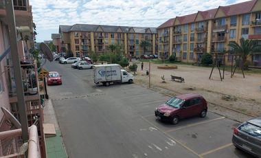 Departamento en condominio Alto de la Campiña II. Alcalde Juan Larenas / Pedro Riveros Quilicura