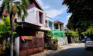 Rumah  murah 2 lantai 144m² di Cempaka Putih Tengah