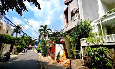 Rumah  murah 2 lantai 144m² di Cempaka Putih Tengah