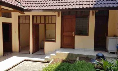Sewa Rumah Asri Setramurni Furnished