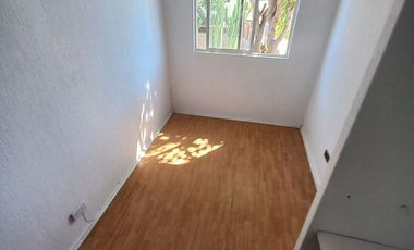 INMEJORABLE CASA DE 2 PISOS, PAREO SIMPLE, PIEDRA ROJA 65, QUILICURA.