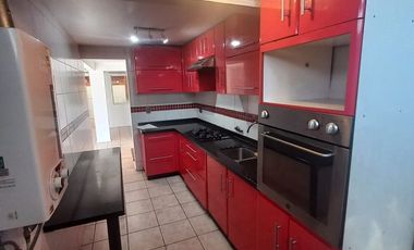 INMEJORABLE CASA DE 2 PISOS, PAREO SIMPLE, PIEDRA ROJA 65, QUILICURA.