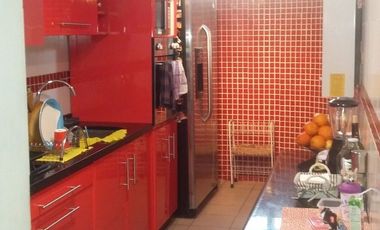 INMEJORABLE CASA DE 2 PISOS, PAREO SIMPLE, PIEDRA ROJA 65, QUILICURA.