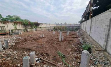 Disewakan tanah lahan di Daan Mogot 20 x 51 m2 Lt 1.175 m2 hadap selatan, cocok untuk di bangun gudang/ Padel / lapangan olahraga