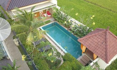 Dijual villa Dengan fiew pemandangan area persawahan & pegunungan 3 kolam renang tiap kolam renang ada gasebo dan taman lokasi sewon bantul yogyakarta