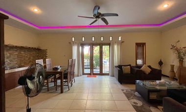 Dijual villa Dengan fiew pemandangan area persawahan & pegunungan 3 kolam renang tiap kolam renang ada gasebo dan taman lokasi sewon bantul yogyakarta