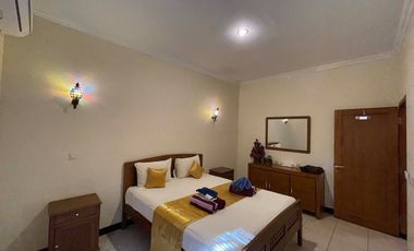 Dijual villa Dengan fiew pemandangan area persawahan & pegunungan 3 kolam renang tiap kolam renang ada gasebo dan taman lokasi sewon bantul yogyakarta