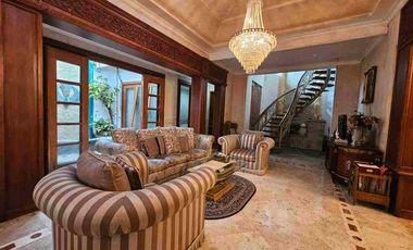 Rumah Klasik Mewah Baciro Gondokusuman kota Jogja.FULLY FURNISHED.