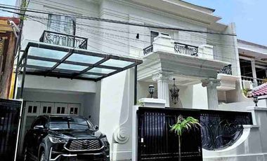 DIJUAL RUMAH MEWAH DG MODERN CLASICC DG PRIVAT POOL & GYM, TEBET JAKARTA SELATAN