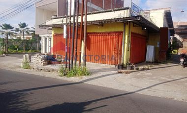 Ruko Pinggir Jalan Raya Dekat Kampus UMM Eks Toko Bangunan, View Pegunungan, Potensi Usaha