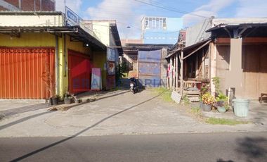 Ruko Pinggir Jalan Raya Dekat Kampus UMM Eks Toko Bangunan, View Pegunungan, Potensi Usaha