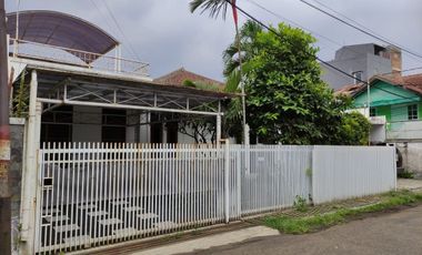 Rumah di Tubagsu Ismail sayap Dago cocok  untuk Kantor, Kostan