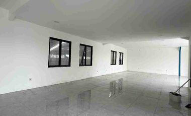 DIJUAL ATAU DI SEWA GUDANG BARU LUAS 1440 MTR