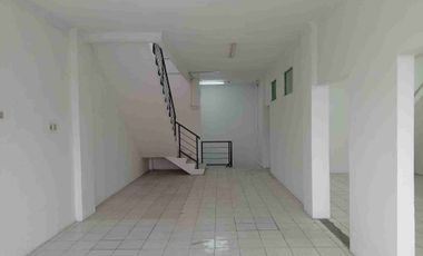 Ruko Gandeng  Rapi Strategis Jalan Raya Alternatif Cibubur Daerah Cikeas Ada Ruang Kantor