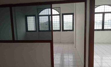 Ruko Gandeng  Rapi Strategis Jalan Raya Alternatif Cibubur Daerah Cikeas Ada Ruang Kantor