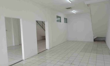 Ruko Gandeng  Rapi Strategis Jalan Raya Alternatif Cibubur Daerah Cikeas Ada Ruang Kantor